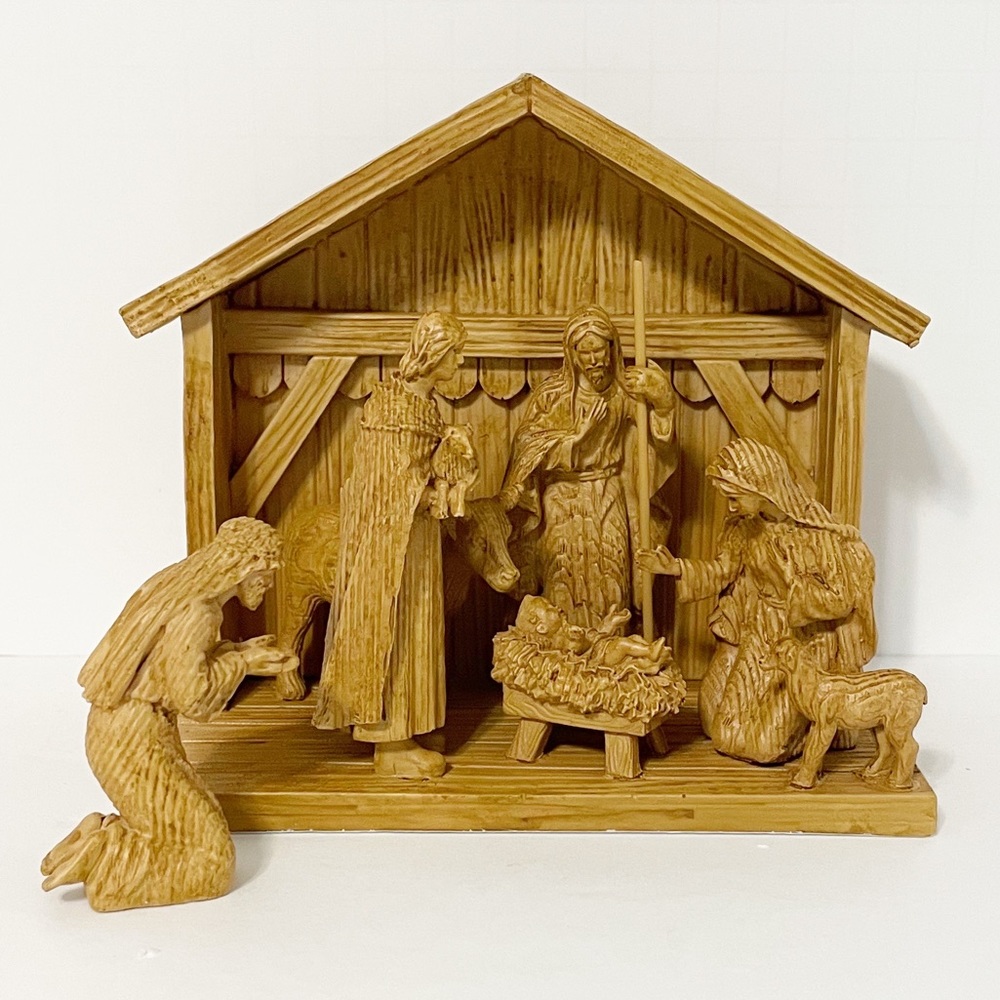 Hawthorn Village Holy Family Nativity Set